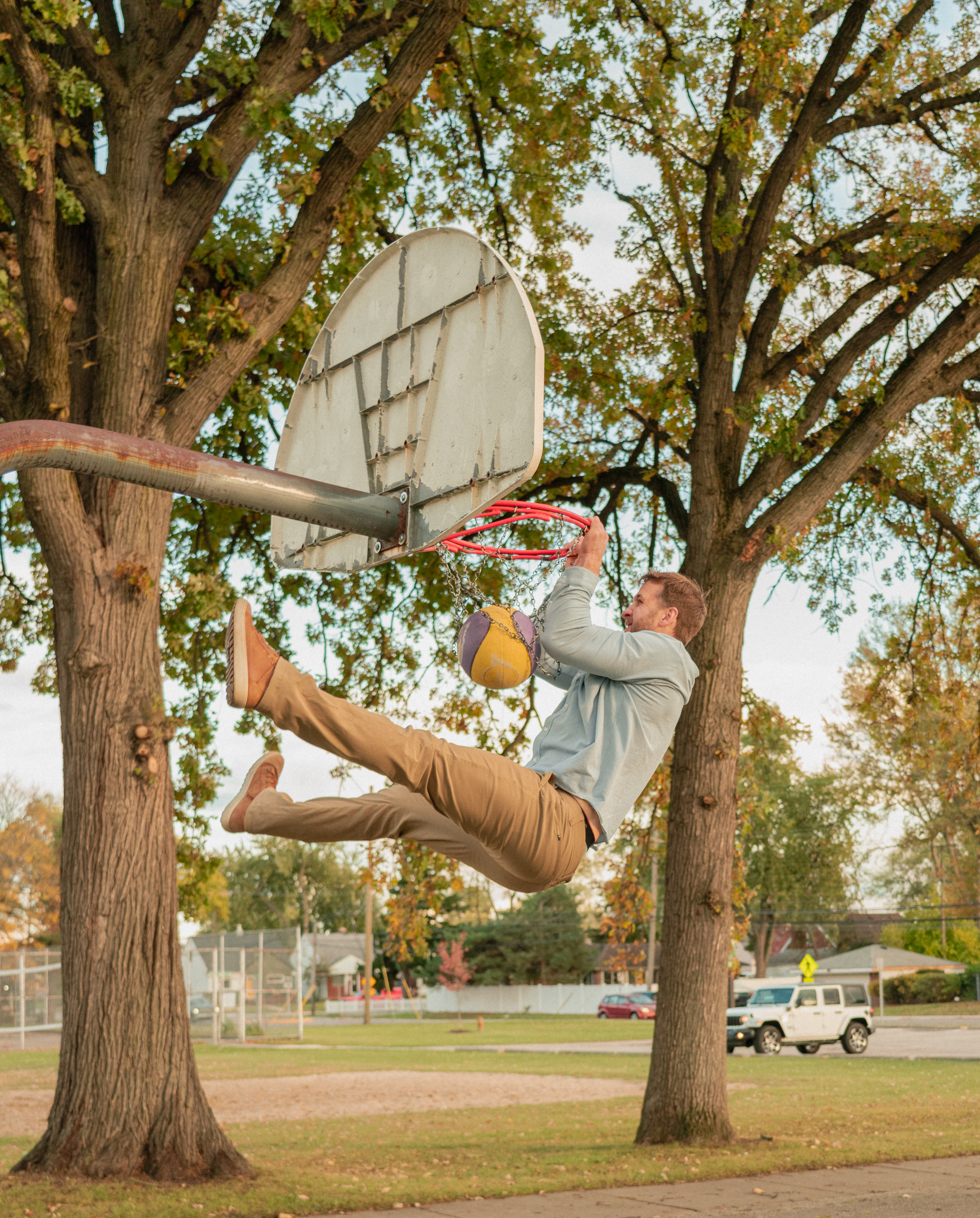 Alex mid-air dunk moment